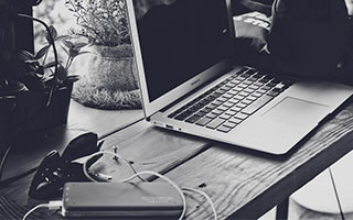 韦德体育官网入口-阿隆索巧妙调度，姆巴佩贡献2球下场，维尼休斯替补造2球助胜，姆巴佩和阿方索戴维斯